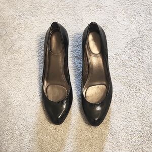Womens Calvin Klein Black Patent Pumps Size 8